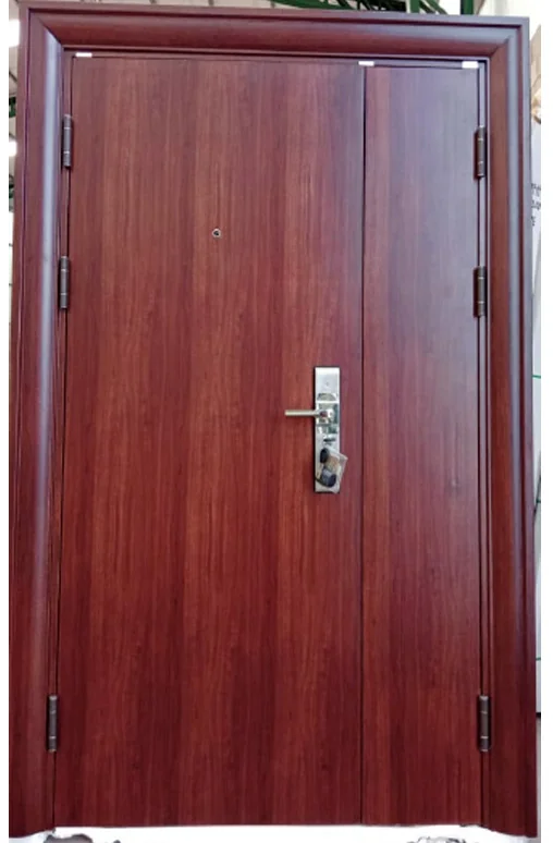 Puerta de seguridad puerta y media caoba con cierre multianclaje — modelo que fabrica J&N Aluminio en Neuquén
